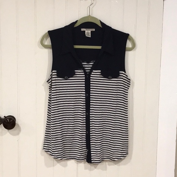 Belah & Codey Sleeveless striped women’s top. Very soft. Button up. - Picture 2 of 10